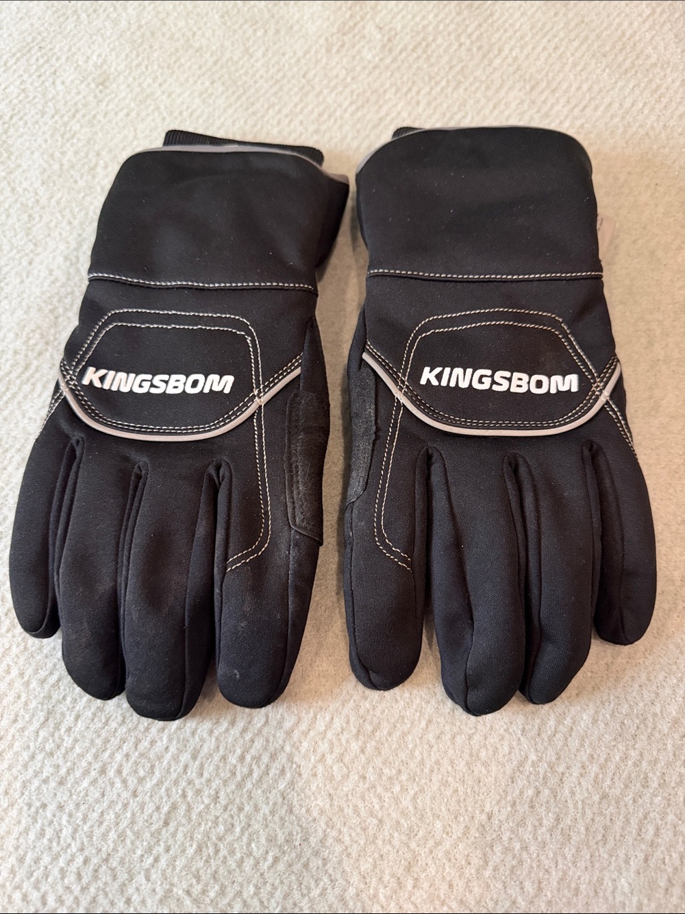 Kingsbom Black Men’s Winter Gloves with Grip and Touchscreen Panels